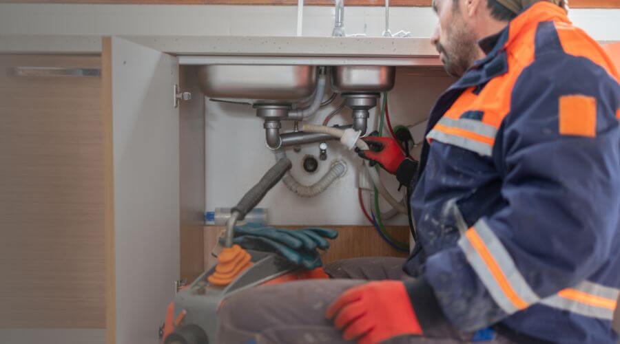 Local tankless water heater installation in Donnellson, IL